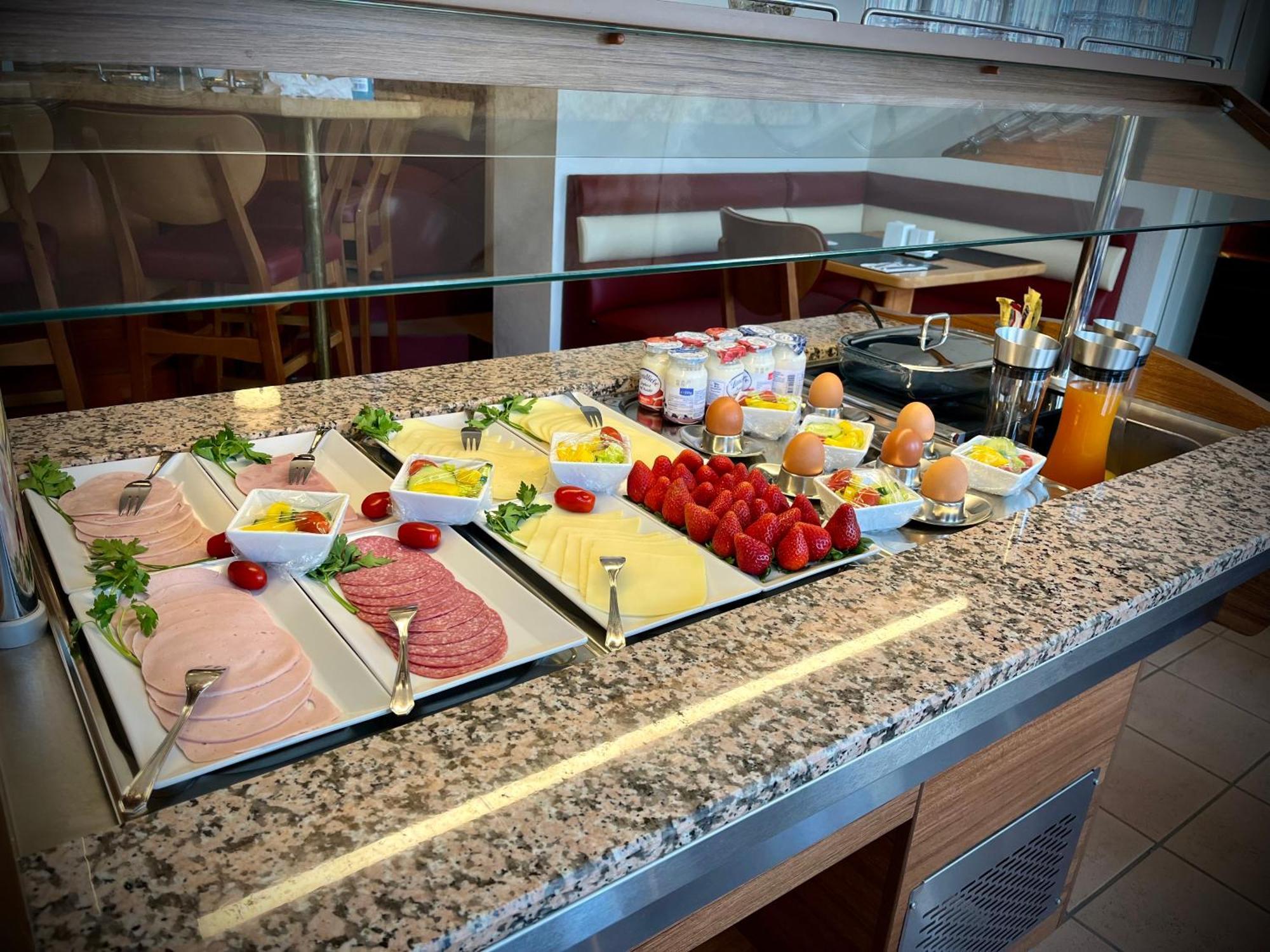 Hotel Zu Den Linden Wachtberg Dış mekan fotoğraf